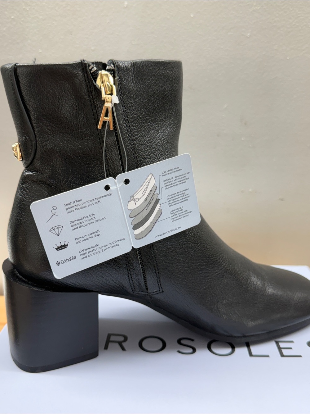 AEROSOLES MILEY Black Leather Ankle Boot with Gold Zip Pull Women’s Size 7 NWT